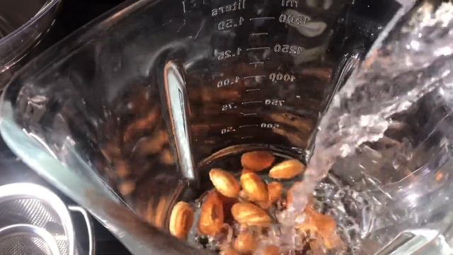 Готовим у Каси / Миндальное молоко / сделать молоко смотреть онлайн