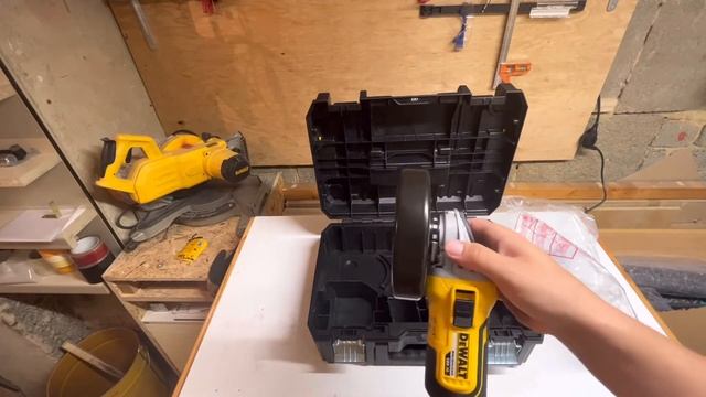 Dewalt DCG405NT-XJ 18V