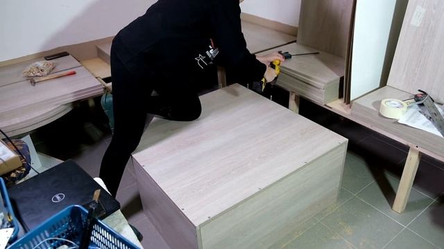 Сборка стеллажей - угловой шкаф с поворотными полками смотреть онлайн