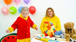 Ребенок пришел на аттракцион и выиграл все призовые игрушки
