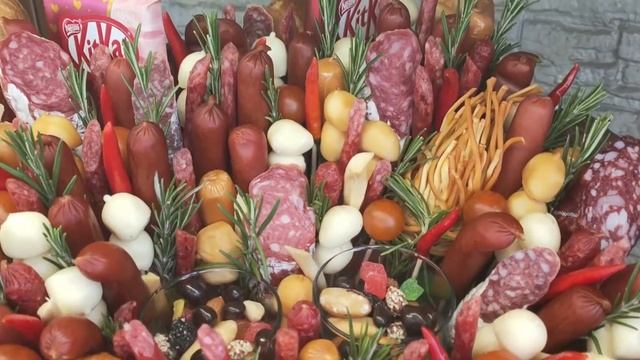 Купить съедобный букет из сыра и колбасы в Санкт-Петербурге