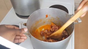 Фунже с вяленым мясным калулу. Ангольская еда/ Анголькое блюдо