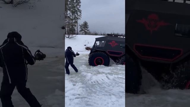 Плавающий Колесный Болотоход. Вездеход на Шинах Сверхнизкого Давления #shorts