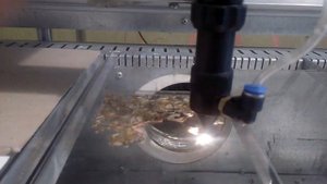 Лазерная со2 резка монолитного поликарбоната