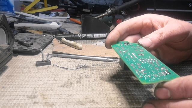 Перестал работать водительский стеклоподъемник на Mazda 3. Поиск и устранение данной неисправности. смотреть онлайн