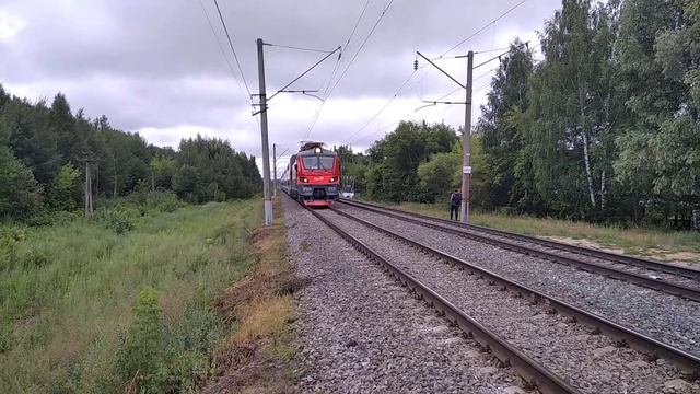 Электровоз ЭП20-073 с туристическим поездом № 928 "Байкальская сказка" Москва - Порт Байкал смотреть онлайн