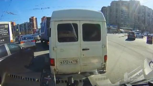 MB 100 давит крузак