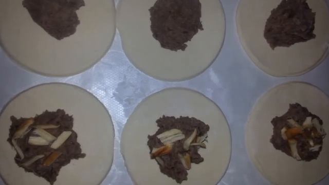 Лобиани в слоеном тесте.Два варианта приготовления. смотреть онлайн