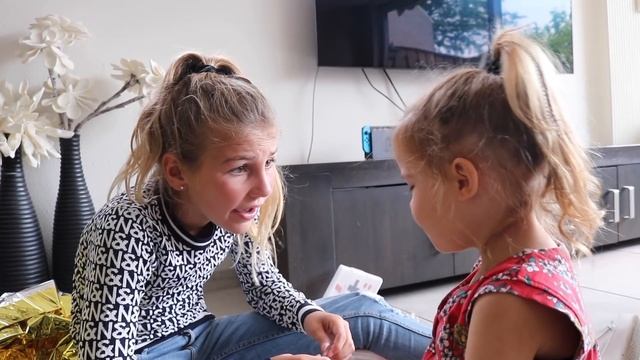 PIP HEEFT AU! | SENNA KOMT OPPASSEN смотреть онлайн