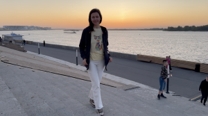 Посчитали сколько ступенек на Чкаловской лестнице - 533/545. Съели шурму на пл.Минина. Н.Новгород.