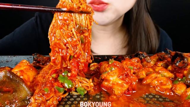 ASMR 매콤한 여러가지 버섯(팽이버섯, 새송이, 미니새송이, 양송이, 목이버섯)과 주꾸미 리얼사운드 먹방