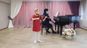 Птицына Алина 7 лет скрипка Во поле береза стояла р.н.п. Радужненская ДШИ Иванова Т. В.