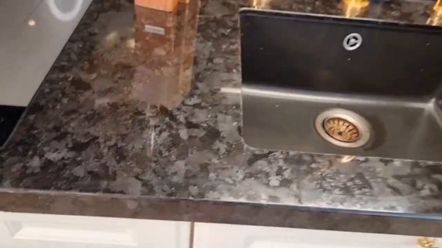 КАК ОРГАНИЗОВАТЬ ПРОСТРАНСТВО НА КУХНЕ, ЧТОБЫ БЫСТРЕЕ ГОТОВИТЬ И УБИРАТЬ смотреть онлайн