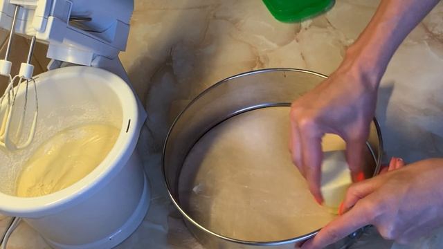 СМЕТАННЫЙ ПИРОГ С ЯГОДАМИ