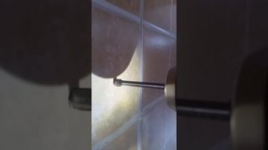 Сверление плитки "пером" на малых оборотах