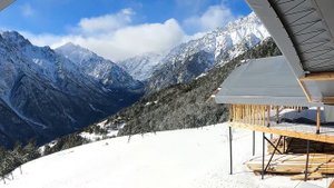 Баня высоко в горах Осетии. Глэмпинг Chillawi