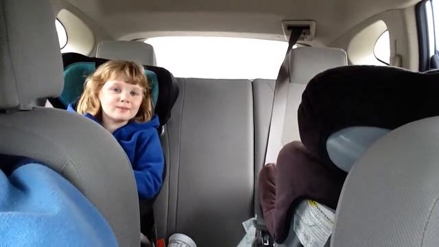 Ella sings to Emmy in the car смотреть онлайн