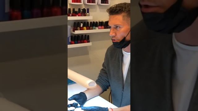 Мастер маникюра опустил клиента #романтырсин #романтырсин #мастерфломастер смотреть онлайн