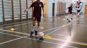 Тренировка по футболу  на технику дети возраст 11-12 лет.Отработка разворотов и обманных движений