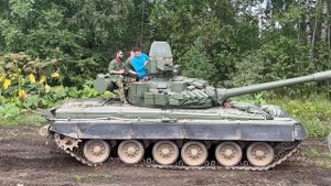 Т 80 катаем директора на танке