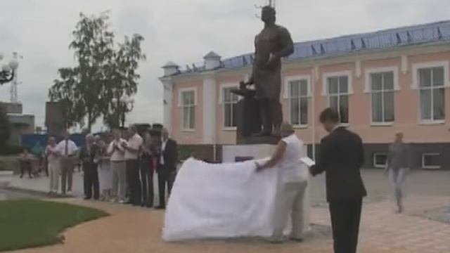 В Кузнецке открыли памятник кузнецу