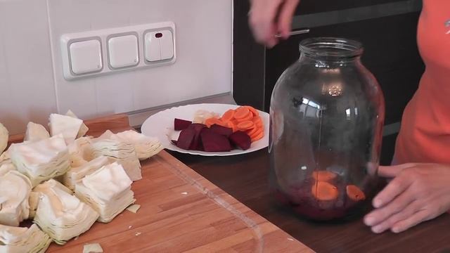 КАПУСТА маринованная со свеклой и морковью. Готова через 24 часа