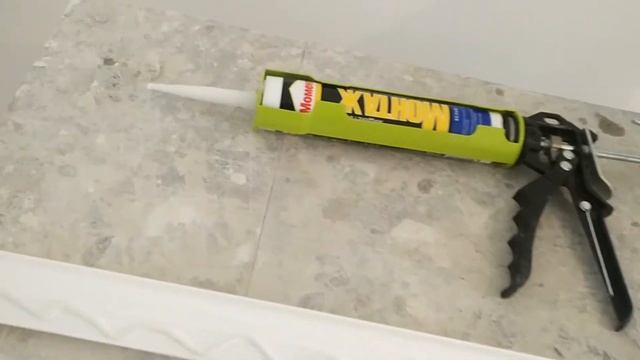 как клеить потолочный плинтус (галтель) к натяжному потолку, часть 1