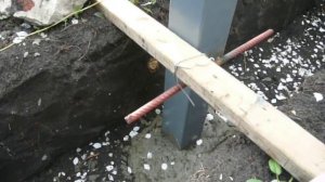 как выставить столбы для забора.