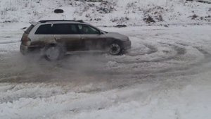 Тойота Калдина GT-T дрифт по снегу