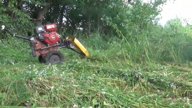 Косилка КН - 1,1 на высокой траве смотреть онлайн