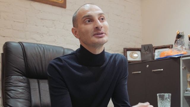 Знакомьтесь, Антон Харебов - руководитель салона смотреть онлайн