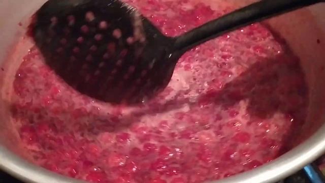 Малиновое вареньезаготовки продолжаются