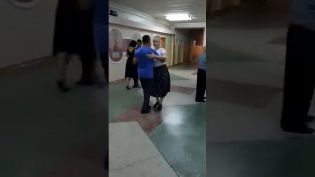 А у нашей школы Танго новое помещение для занятий любезно предоставленное Технологическим колледжо смотреть онлайн