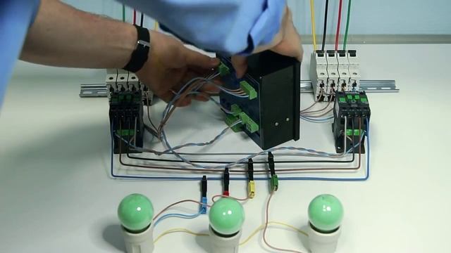 Простейший трёхфазный АВР или как подключить модуль управления МАВР-3 смотреть онлайн