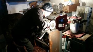 Как правильно точат коньки, как под жёлоб так и под прямую