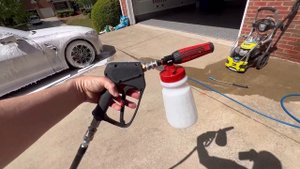 Griot’s Garage Brilliant Foam Cannon on 2022 BMW M4 Convertible Competition