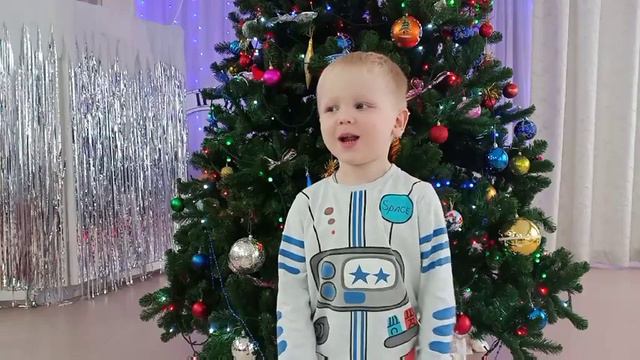 "Новый год", Читает: Пуляев Дмитрий, 6 лет #гордостьстраны #конкурсыдлядетей #детскоевыступление