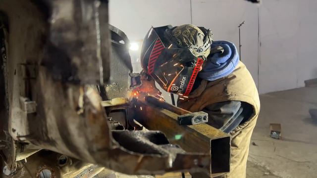 Внебрачный сын Субару и Таврии. Мощная Таврия 4х4 смотреть онлайн