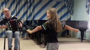 Цыганочка с Алисой.mp4