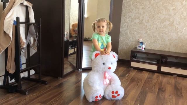 Ника начинающий блогер, всем привет! Знакомимся с игрушками! смотреть онлайн