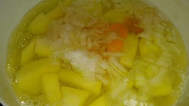 Легкий овсяный суп с помидором и баклажанами