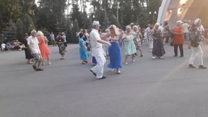 Женщина с ангельским именем!!!??Танцы в парке Горького!!! ??Харьков 2021