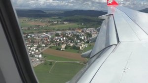 Посадка в Цюрихе и руление к трапу. Аэробус А 340-300. Авиакомпания Edelweiss Air.