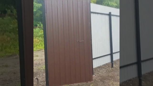 Строительство забора из профнастила.mp4