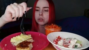 Картофельное пюре с котлетами и салат мукбанг/ответы на вопросы/mukbang