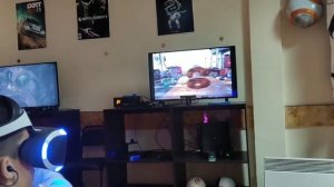 Мы в VR клубе. Играем в игры в очках виртуальной реальности!