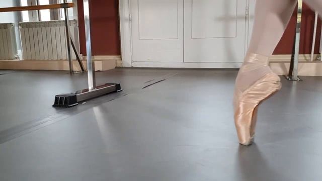 Viktoria Nazarenko (ballet, балет) на пуантах смотреть онлайн