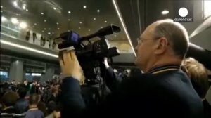 Как приветствуют в европарламенте .Виктор Орбан получил леща от Юнкера.