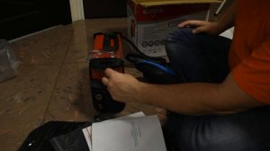 Распаковка сварочного инвертора ELITECH АИС 220 Prof. Разрушаем мифы дорогой амуниции сварщика.