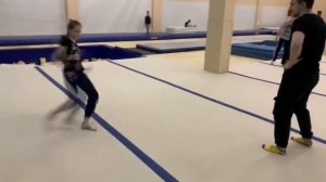 Тренировка по акробатике (детская)